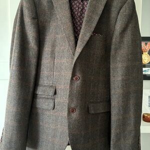 Men’s check suit jacket